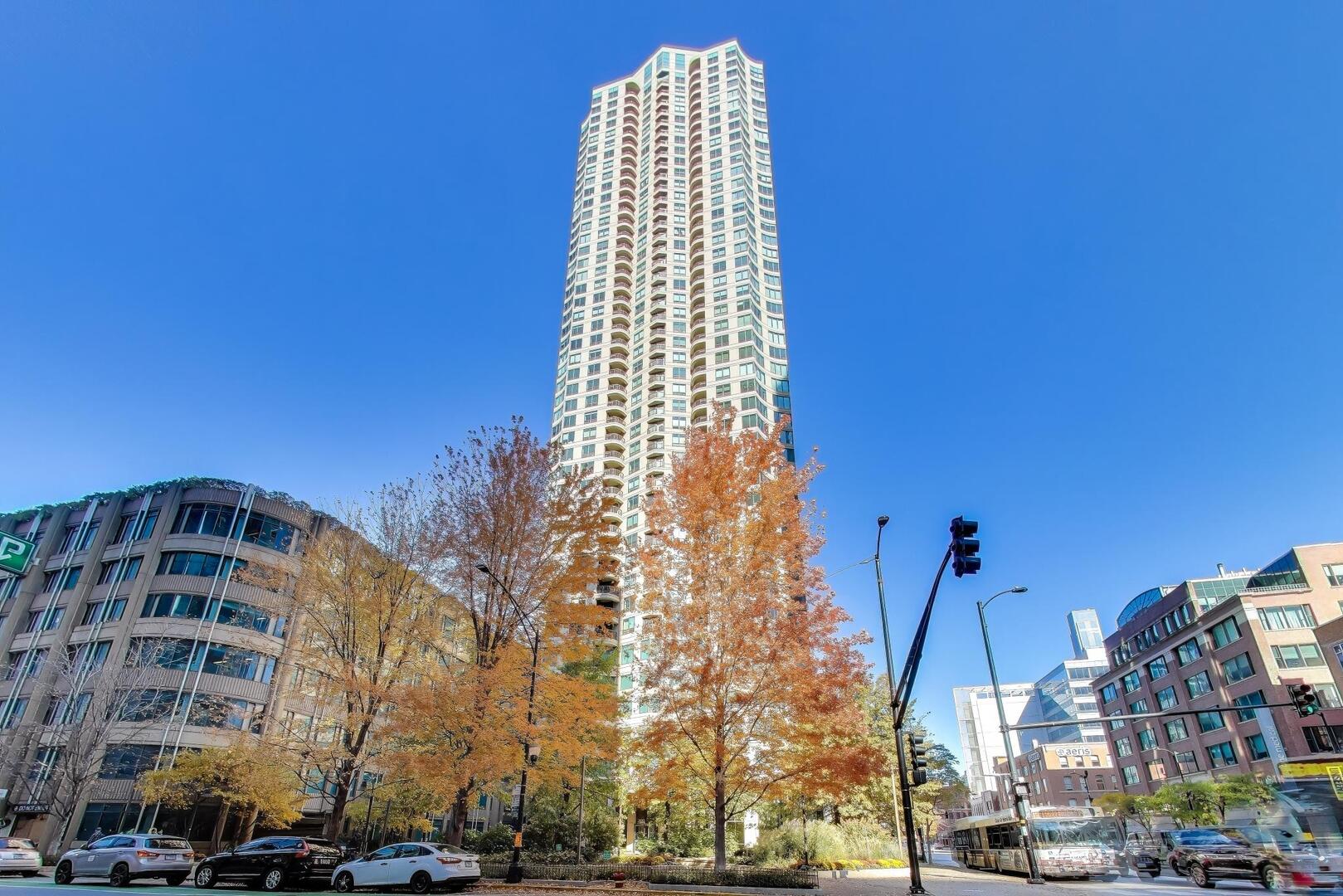 2nd image of 400 N Lasalle St, Chicago, IL 60654