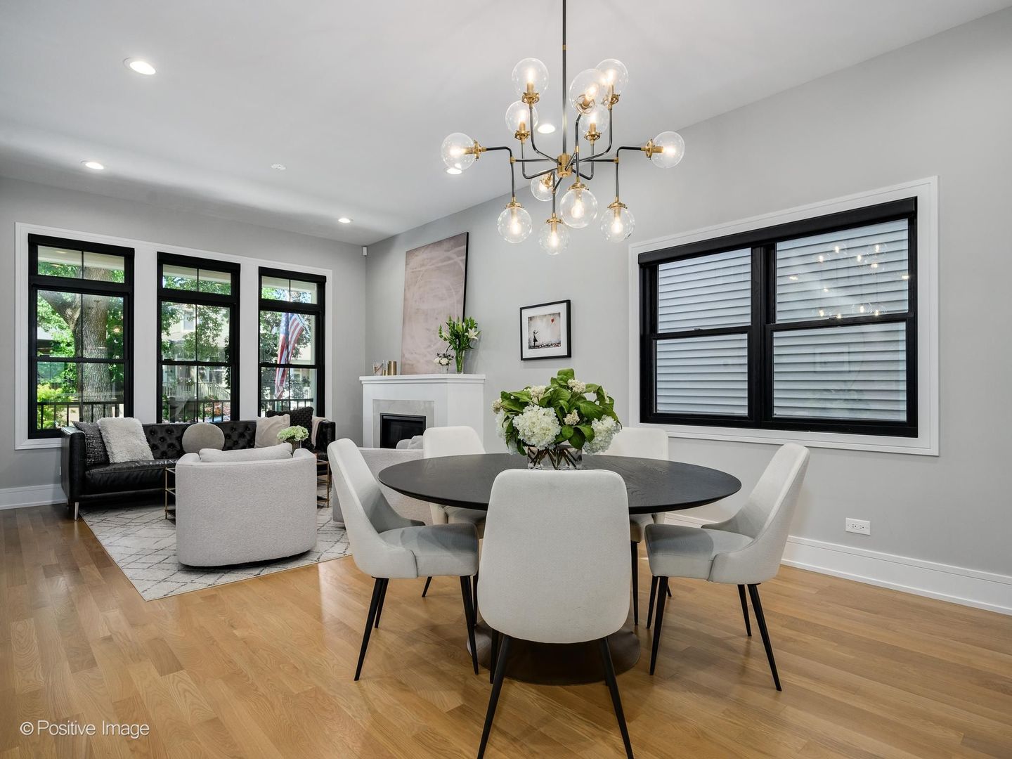 Homes for sale in Chicago, IL | 2251 W Berwyn Ave, Chicago, IL 60625 | MLS# 12707402