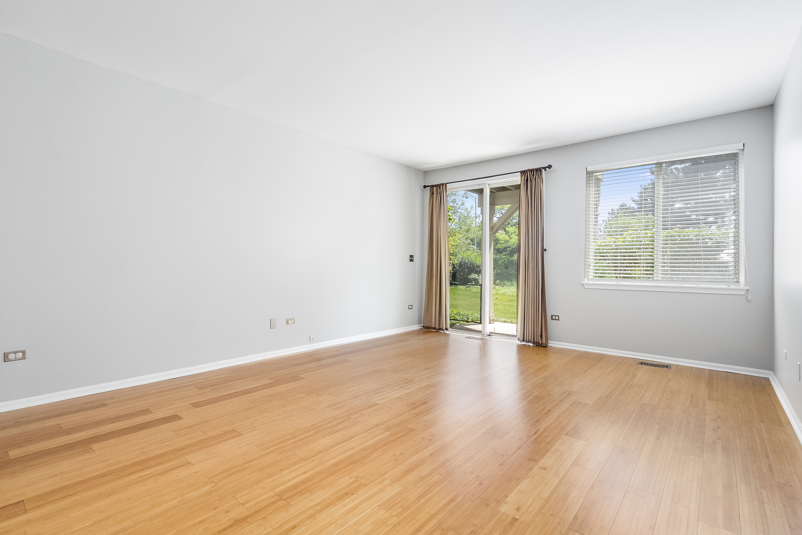 4th image of 3089 Kentshire Cir, Naperville, IL 60564