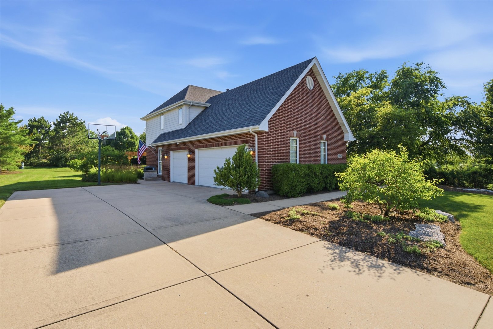 3rd image of 10947 Nebraska St, Frankfort, IL 60423 | MLS# 12707414