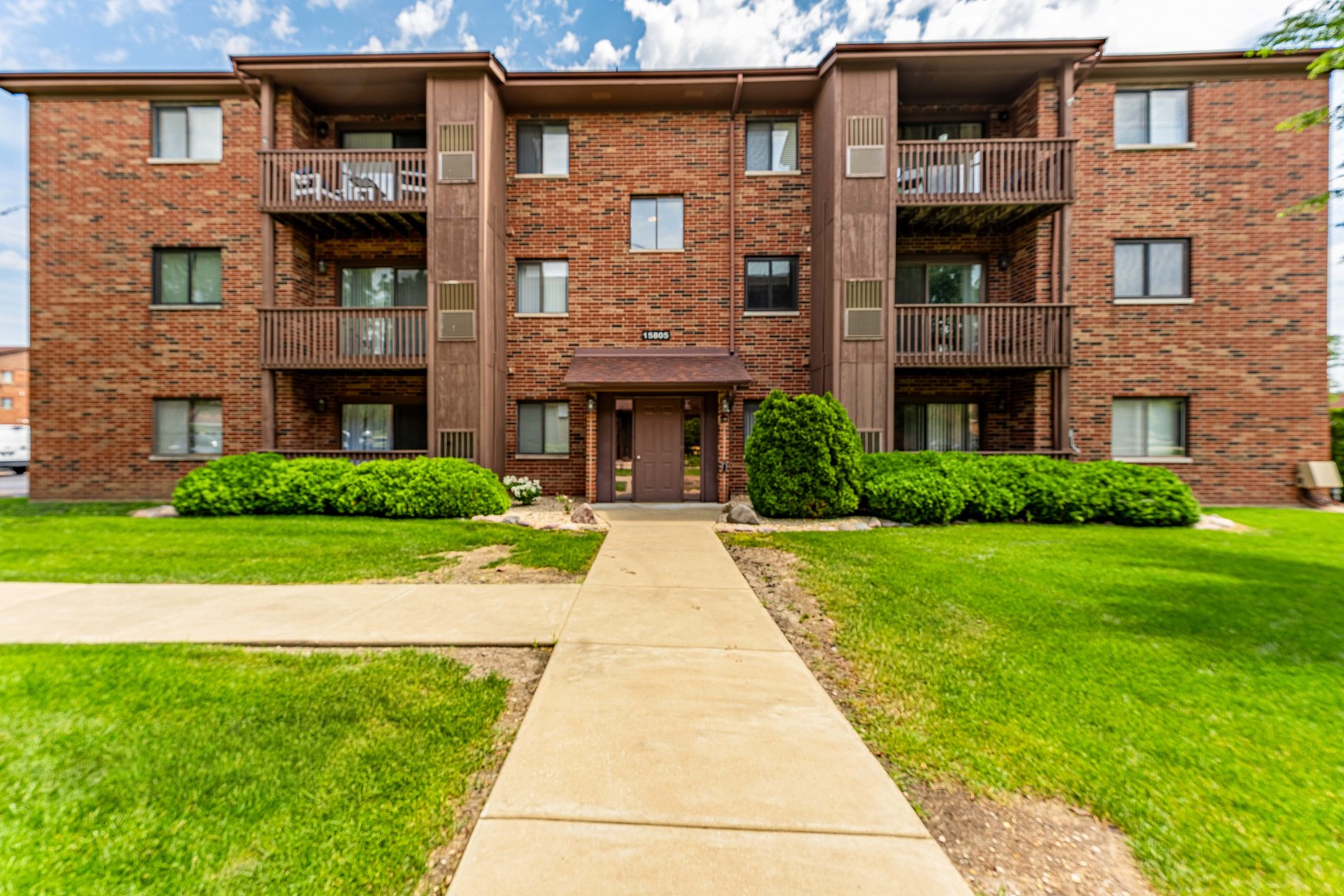 1st image of 15805 Peggy Ln, Oak Forest, IL 60452 | MLS# 12707448