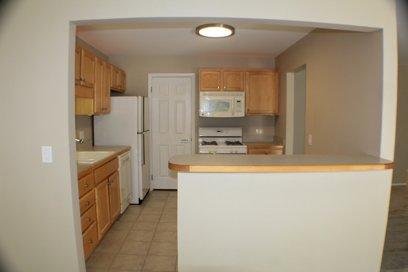 3rd image of 317 Woodbury Ct #B2, Schaumburg, IL 60193 | MLS# 12707463