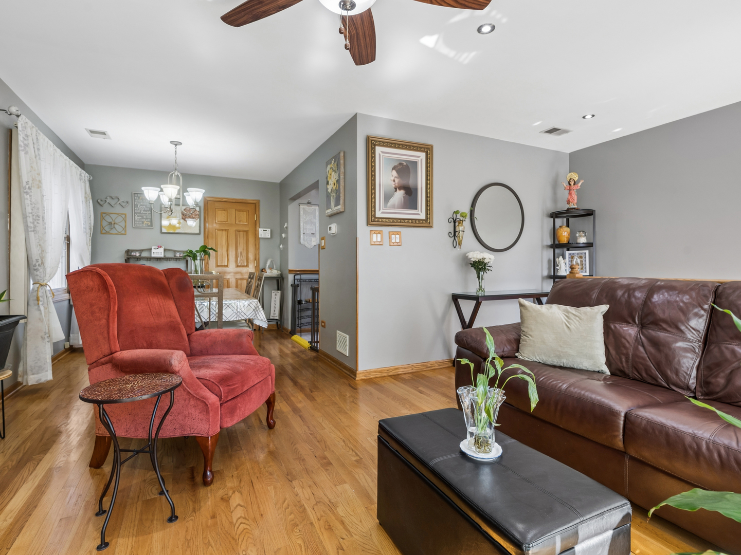Homes for sale in Chicago, IL | 5326 S Nagle Ave, Chicago, IL 60638 | MLS# 12707474