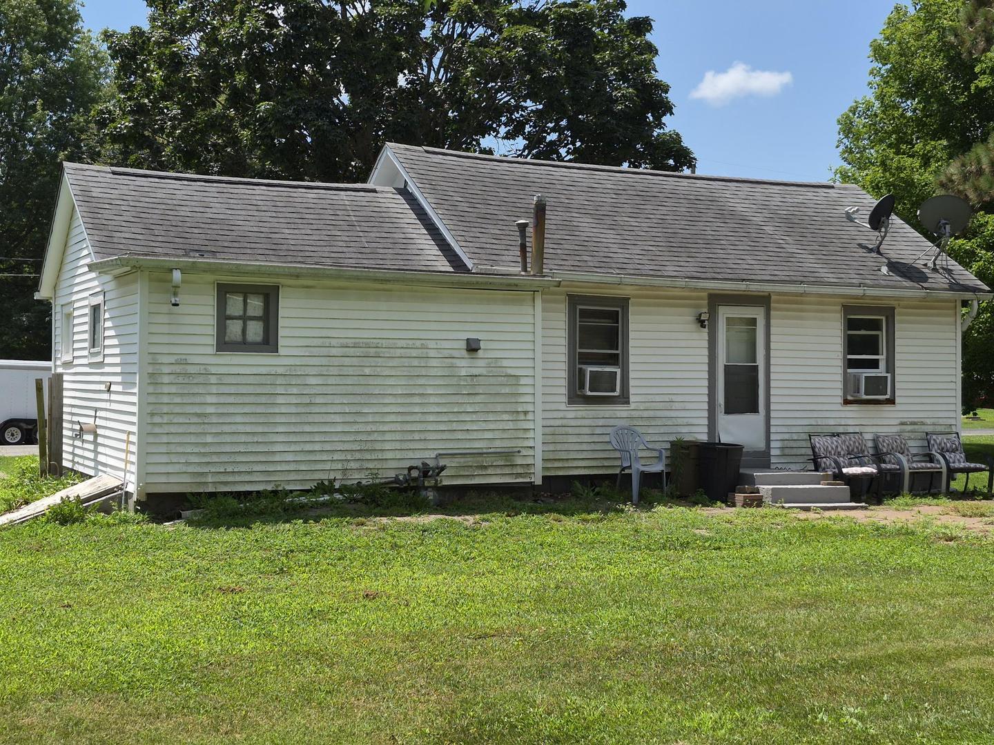 Homes for sale in Viola, IL | 1405 1405 1/2 S 19 Ave, Viola, IL 61486 | MLS# 12707475