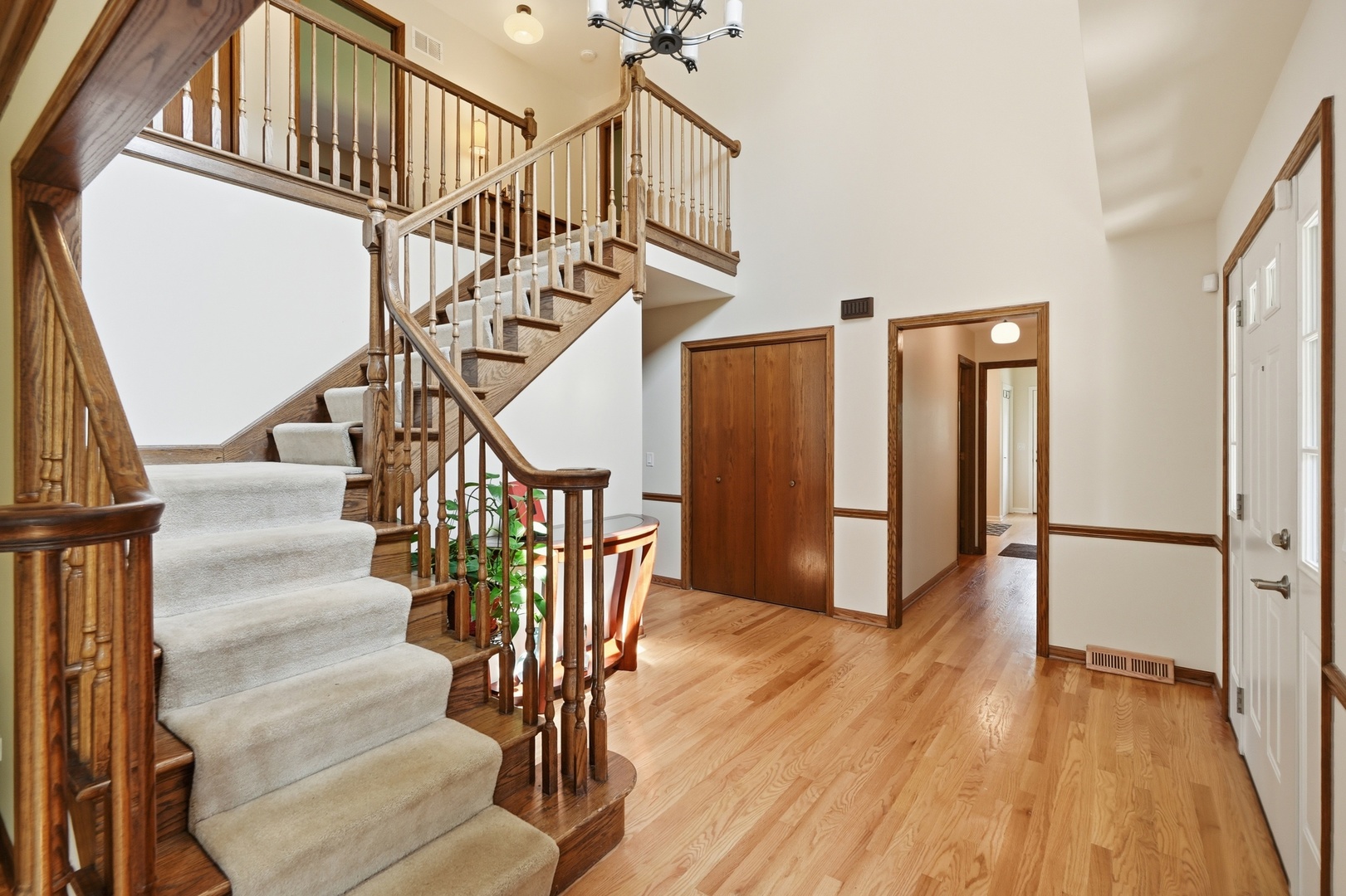 5th image of 8100 Lake Ridge Dr, Burr Ridge, IL 60527 | MLS# 12707543