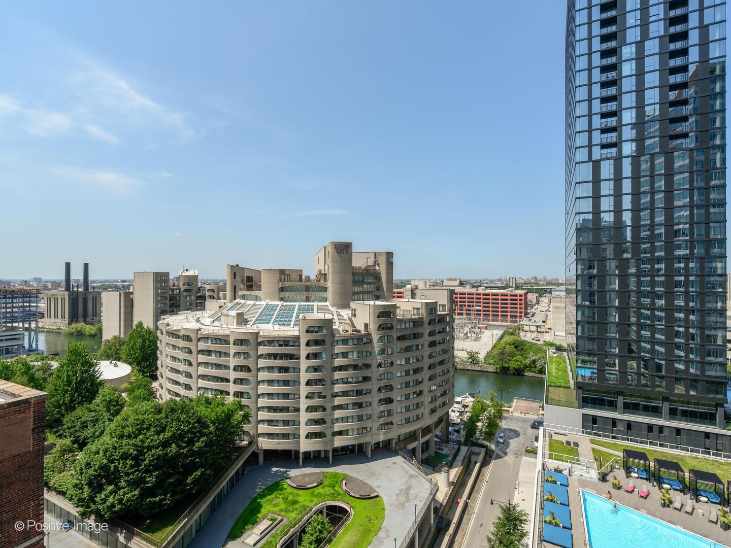 2nd image of 170 W Polk St, Chicago, IL 60605