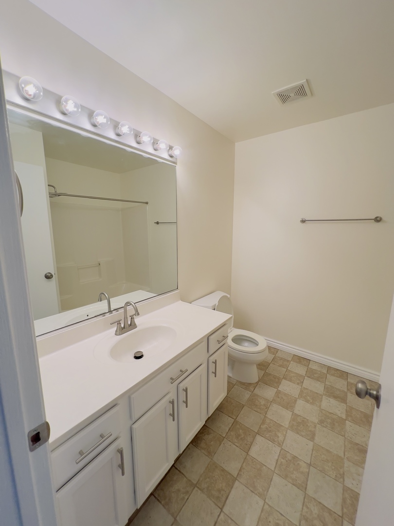3rd image of 607 Buckskin Ln #607, Carpentersville, IL 60110 | MLS# 12707563