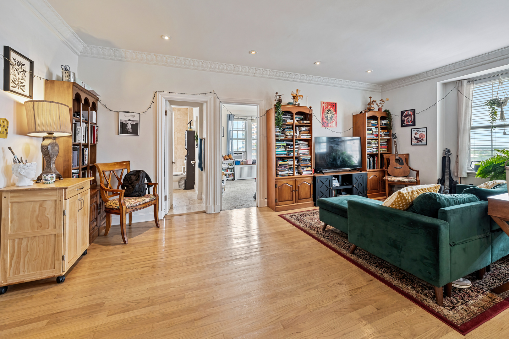 4th image of 6101 N Sheridan Rd, Chicago, IL 60660