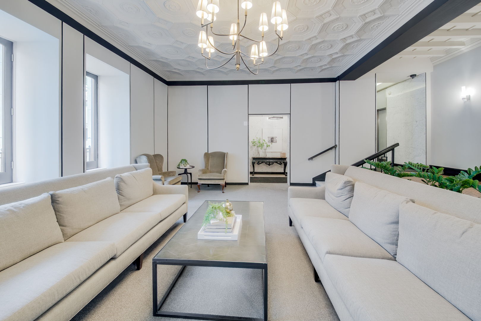 3rd image of 6101 N Sheridan Rd, Chicago, IL 60660
