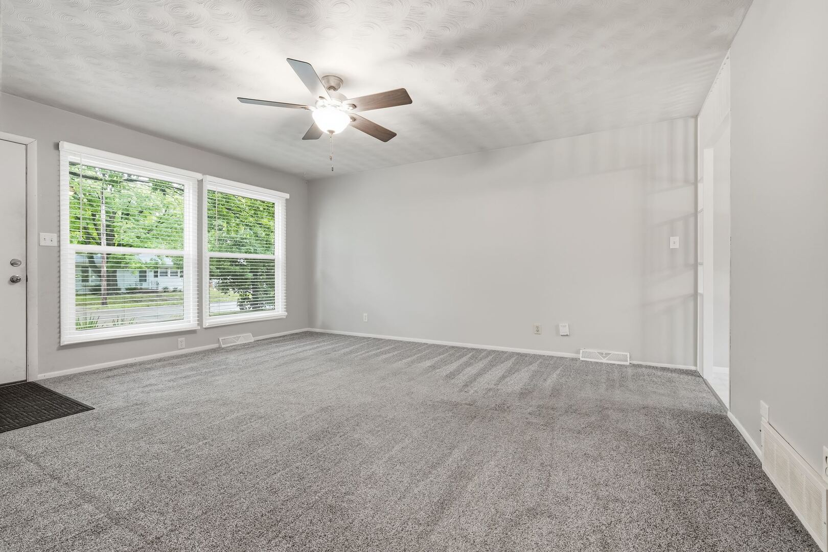 3rd image of 1215 Rutledge Rd, Bloomington, IL 61704 | MLS# 12707615
