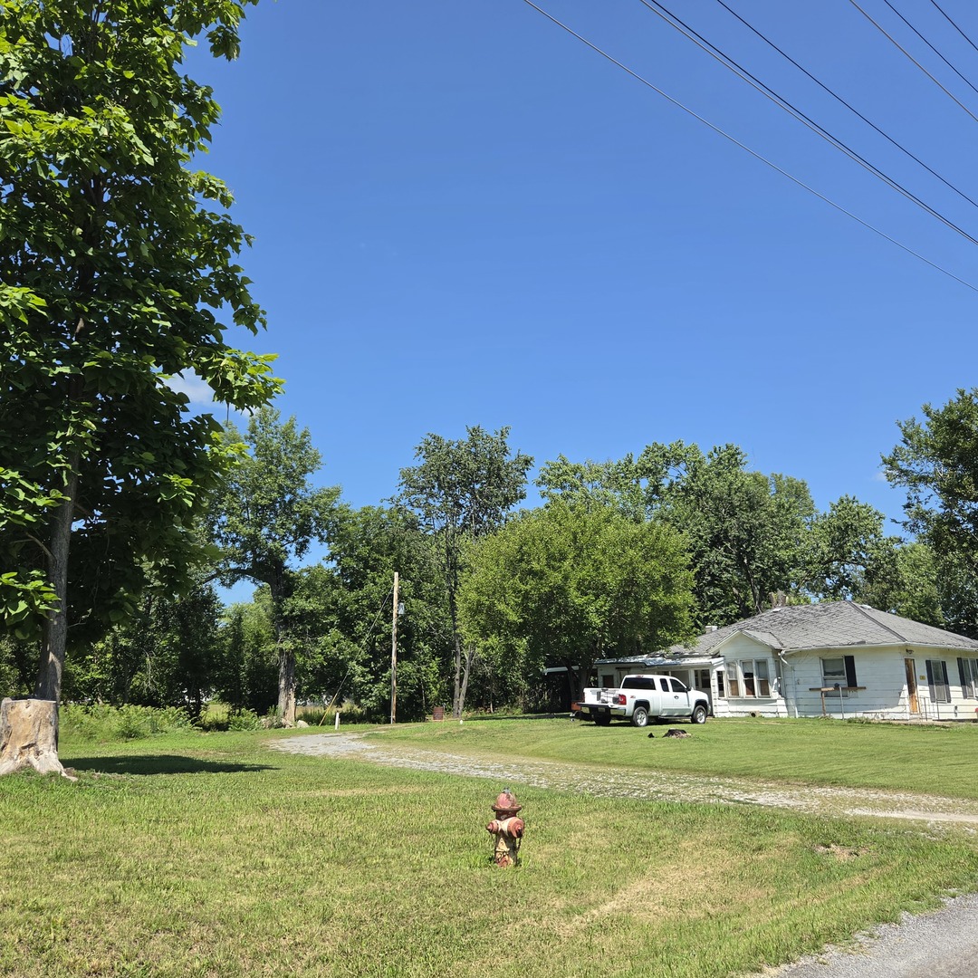 2nd image of 205 N Stuyvesant St, Benton, IL 62812 | MLS# 12707623