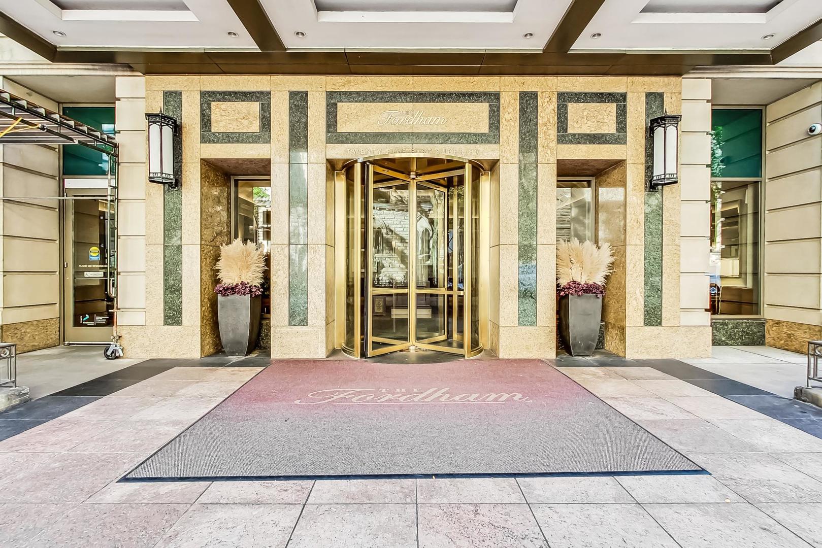 2nd image of 25 E Superior St #404, Chicago, IL 60611 | MLS# 12707643