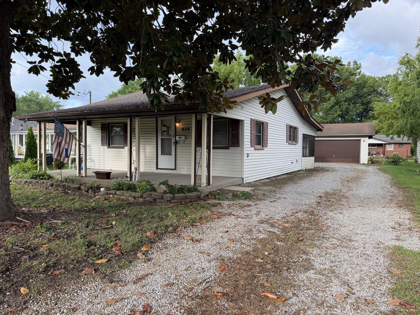Homes for sale in Murphysboro, IL | 928 N 7th St, Murphysboro, IL 62966 | MLS# 12707644