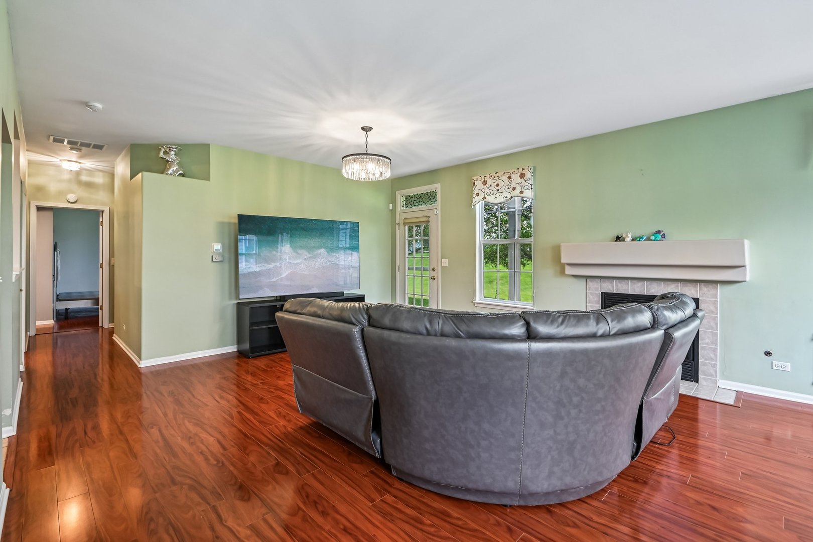 2nd image of 519 King Ave, East Dundee, IL 60118 | MLS# 12707650