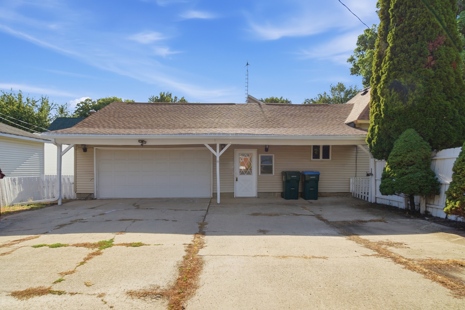 Homes for sale in Rock Falls, IL | 809 W 5th St, Rock Falls, IL 61071 | MLS# 12707652