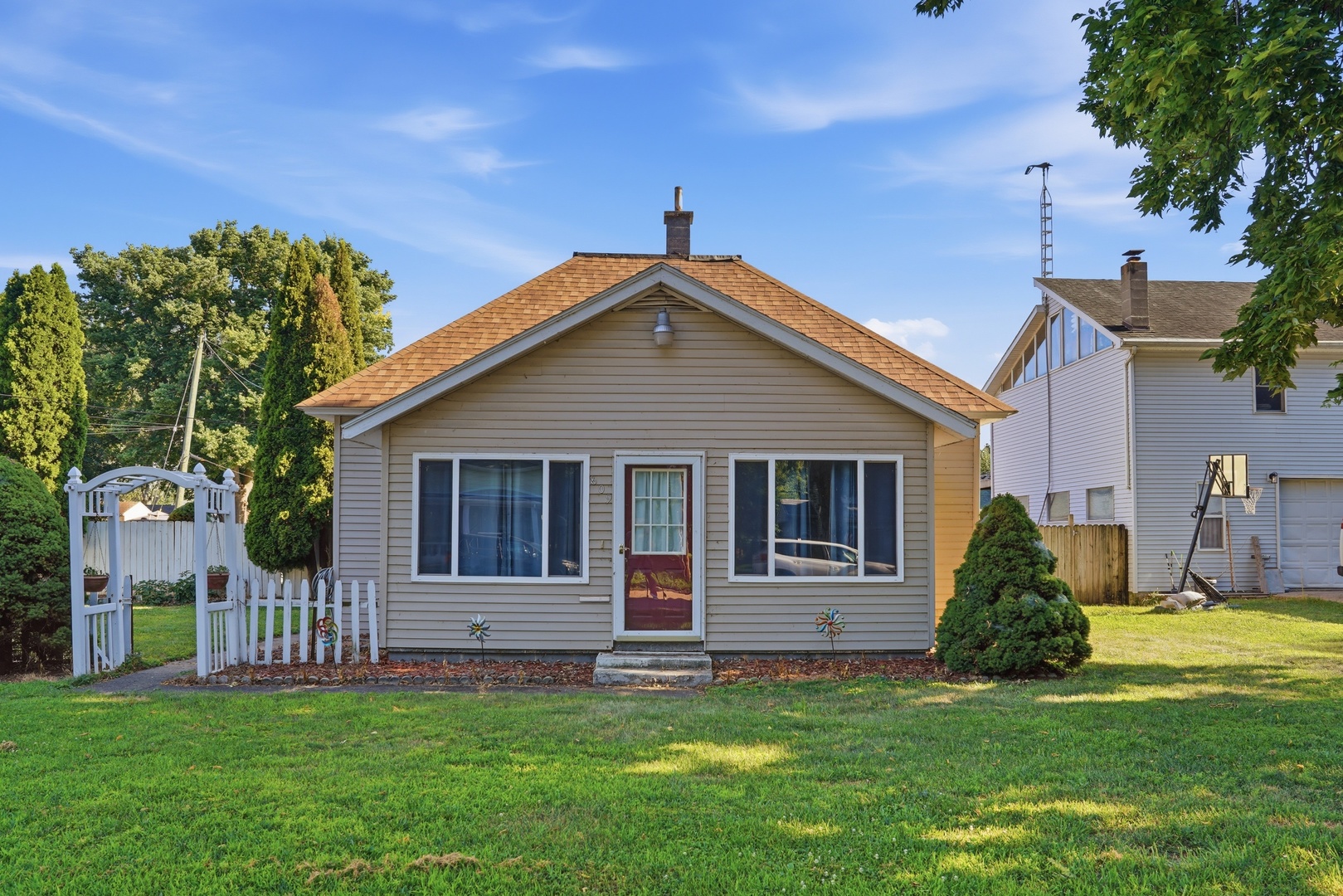 Homes for sale in Rock Falls, IL | 809 W 5th St, Rock Falls, IL 61071 | MLS# 12707652
