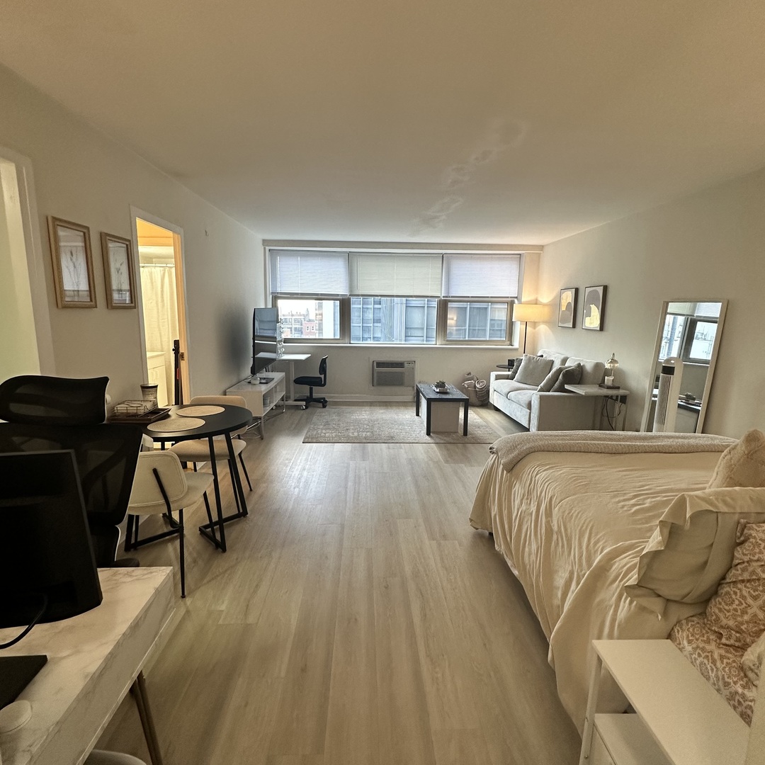 Homes for sale in Chicago, IL | 253 E Delaware Pl #15E, Chicago, IL 60611 | MLS# 12707655