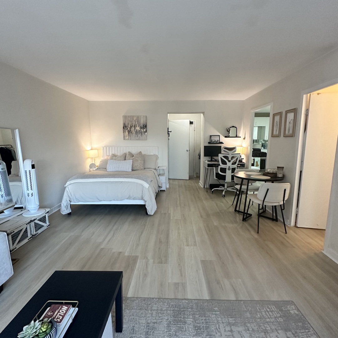 Homes for sale in Chicago, IL | 253 E Delaware Pl #15E, Chicago, IL 60611 | MLS# 12707655