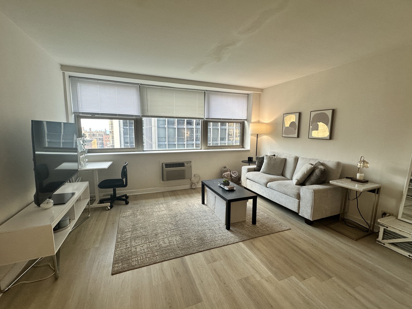 Homes for sale in Chicago, IL | 253 E Delaware Pl #15E, Chicago, IL 60611 | MLS# 12707655