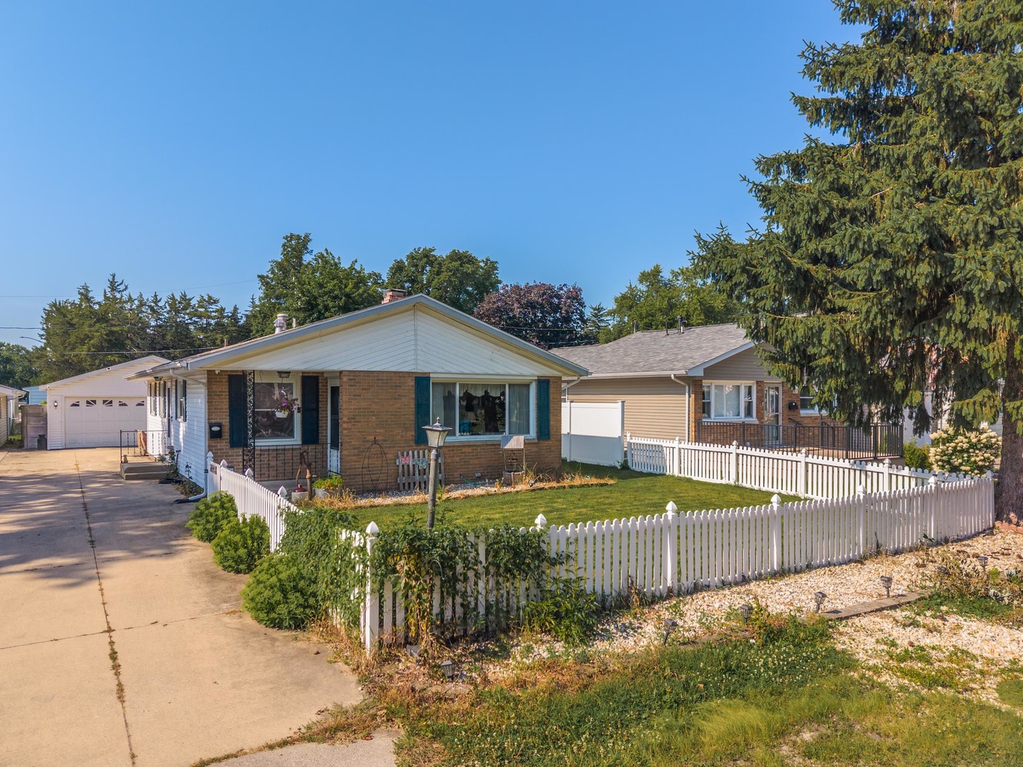 Homes for sale in Pontiac, IL | 908 E Chestnut St, Pontiac, IL 61764 | MLS# 12707664