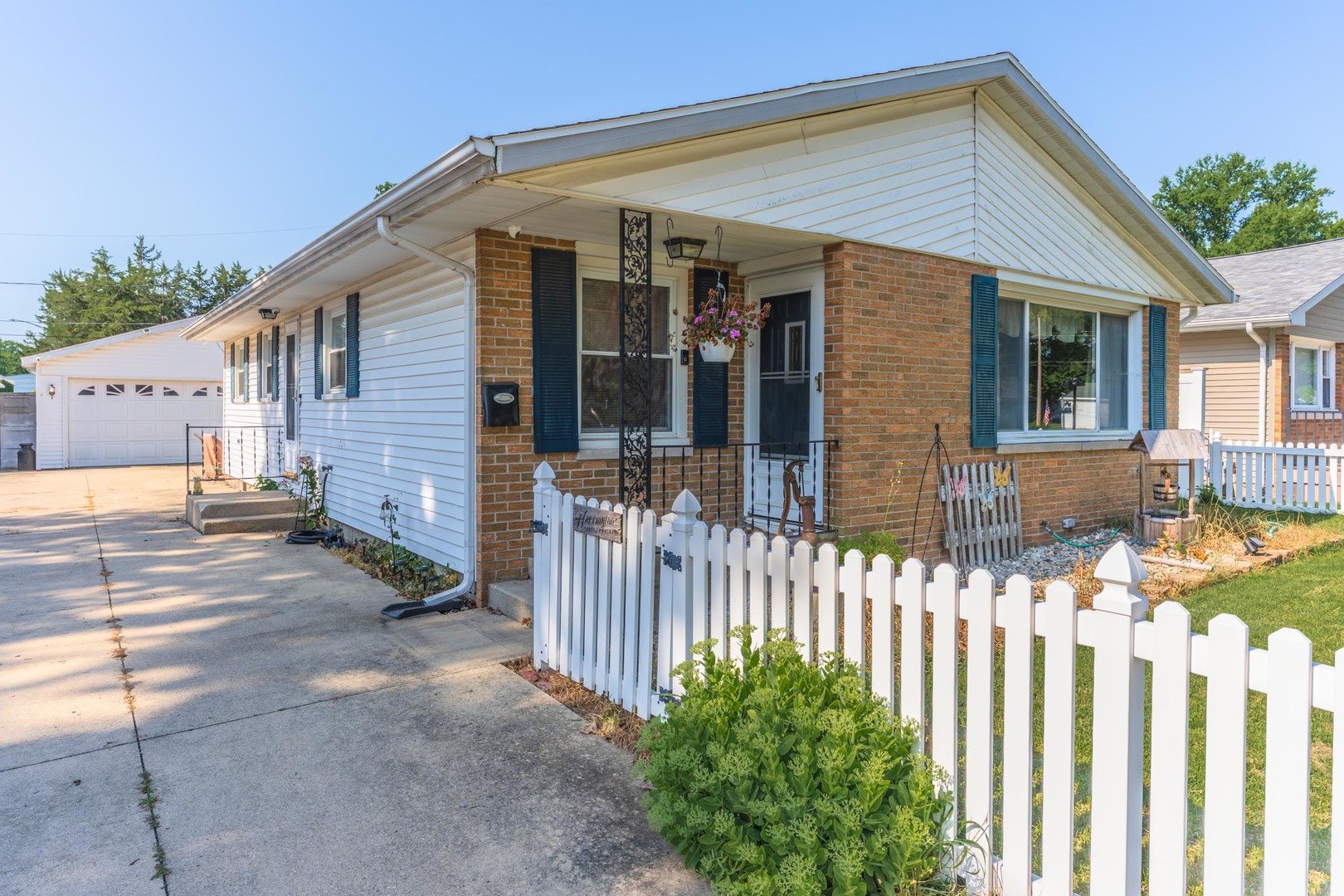 Homes for sale in Pontiac, IL | 908 E Chestnut St, Pontiac, IL 61764 | MLS# 12707664