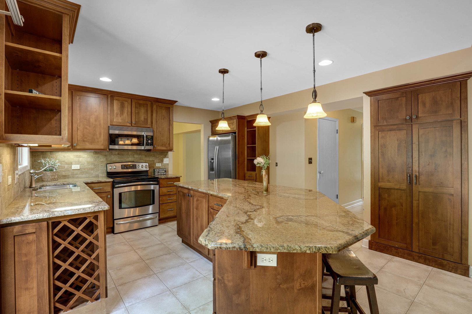 3rd image of 1117 Wishing Well Ln, Naperville, IL 60564 | MLS# 12707670