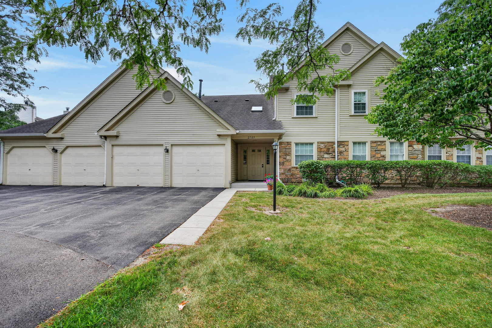 Homes for sale in Schaumburg, IL | 2789 Glasgow Ct #Z2, Schaumburg, IL 60194 | MLS# 12707697