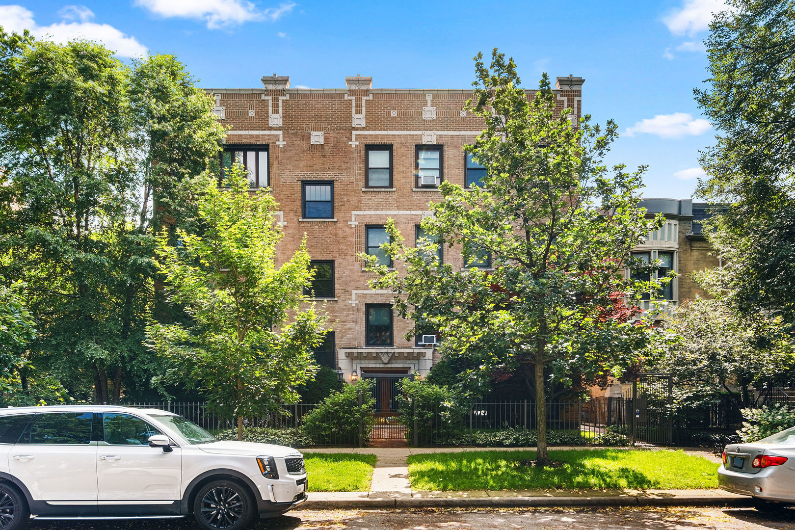 2nd image of 4727 N Paulina St #G, Chicago, IL 60640 | MLS# 12707704