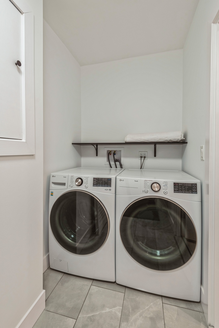 2nd image of 1535 W Estes Ave, Chicago, IL 60626