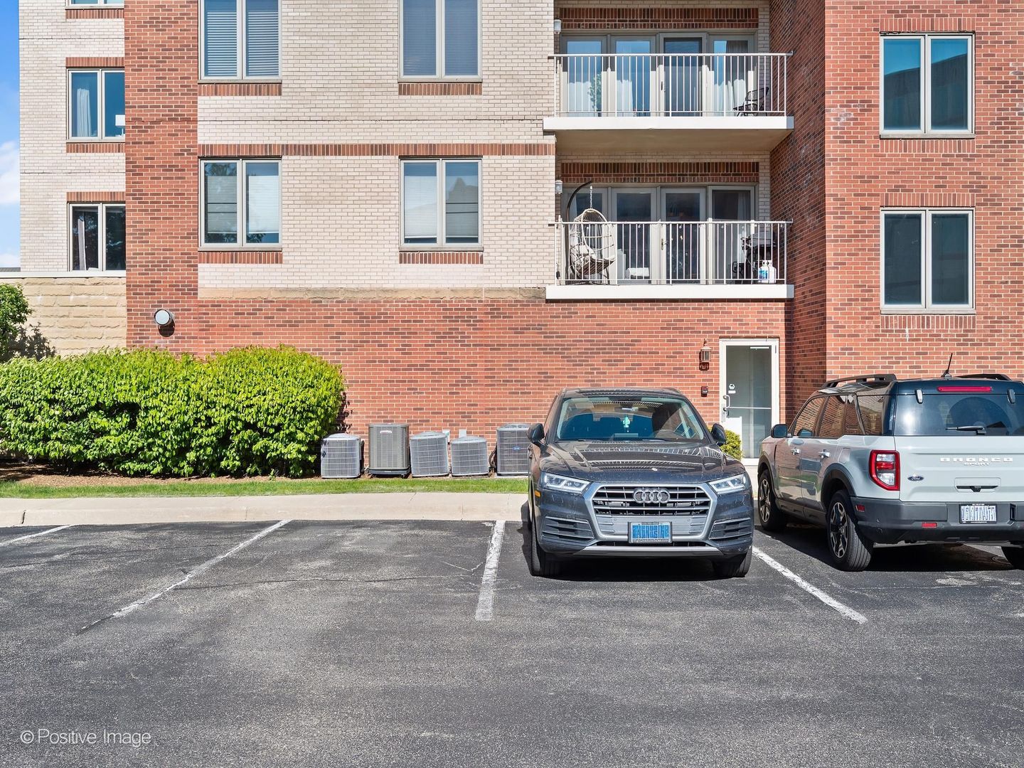 Homes for sale in Elmhurst, IL | 175 W Brush Hill Rd #104, Elmhurst, IL 60126 | MLS# 12707714