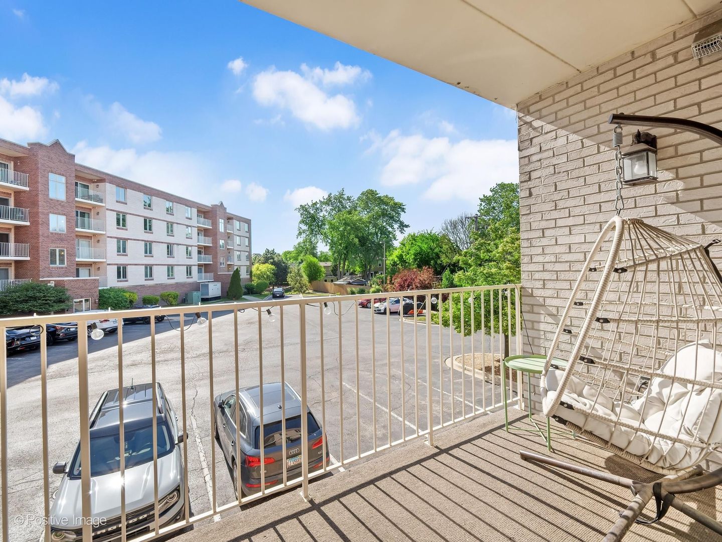 Homes for sale in Elmhurst, IL | 175 W Brush Hill Road, Elmhurst, IL 60126 | Houzeo