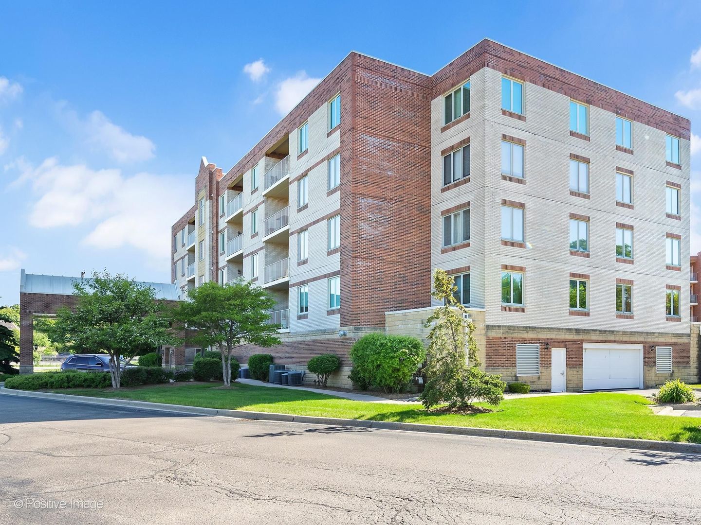 Homes for sale in Elmhurst, IL | 175 W Brush Hill Rd #104, Elmhurst, IL 60126 | MLS# 12707714