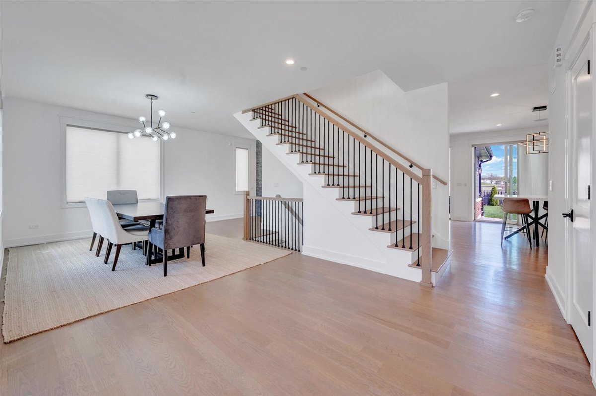 5th image of 616 Birchwood Ave, Des Plaines, IL 60018 | MLS# 12707726
