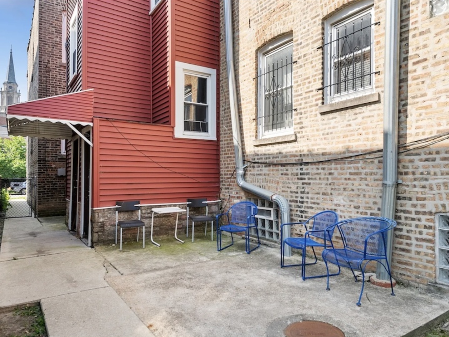 2nd image of 4954 W Patterson Ave, Chicago, IL 60641