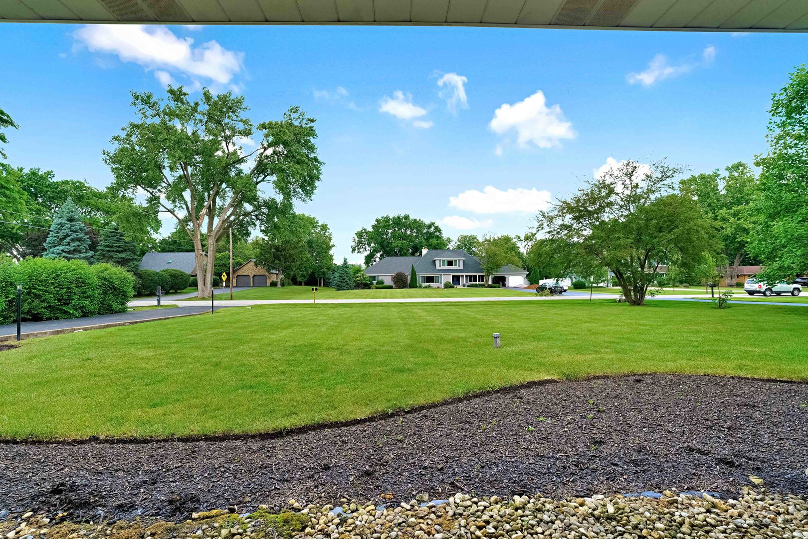 2nd image of 22w689 Elmwood Dr, Glen Ellyn, IL 60137 | MLS# 12707736