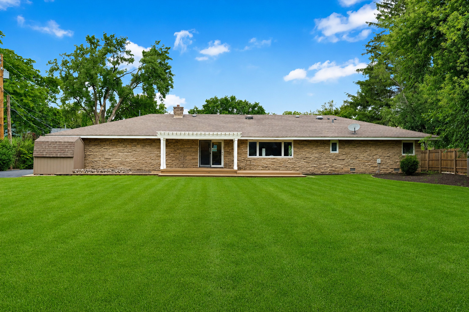 25th image of 22w689 Elmwood Dr, Glen Ellyn, IL 60137 | MLS# 12707736