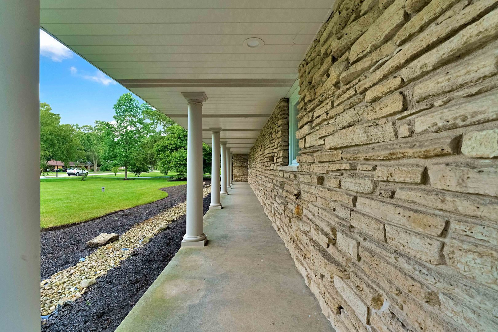 4th image of 22W689 Elmwood Dr, Glen Ellyn, IL 60137 | MLS# 12707736