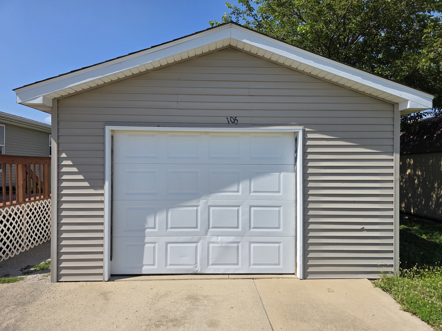 Homes for sale in Chenoa, IL | 105 Champion Dr, Chenoa, IL 61726 | MLS# 12707751