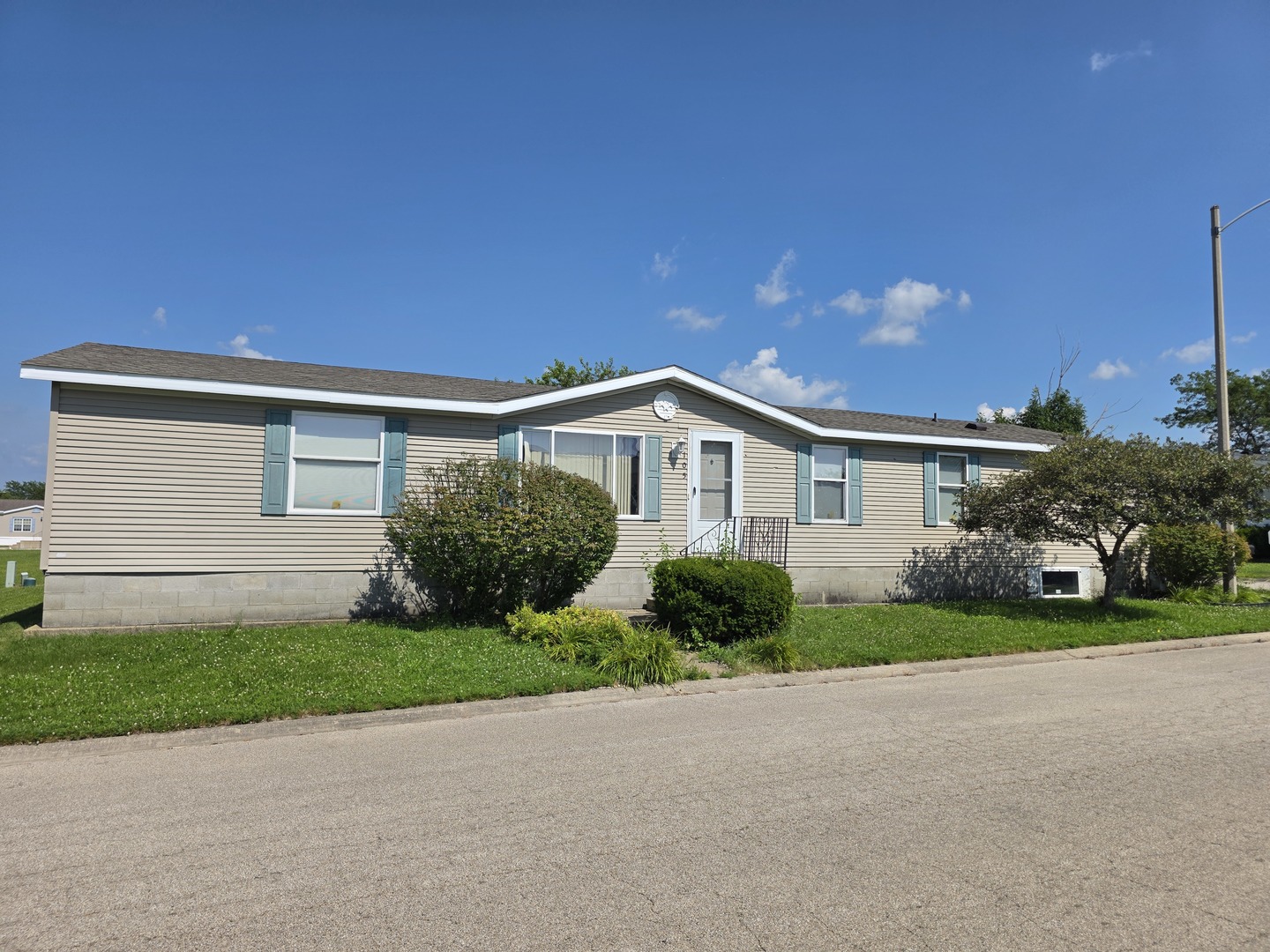 Homes for sale in Chenoa, IL | 105 Champion Dr, Chenoa, IL 61726 | MLS# 12707751
