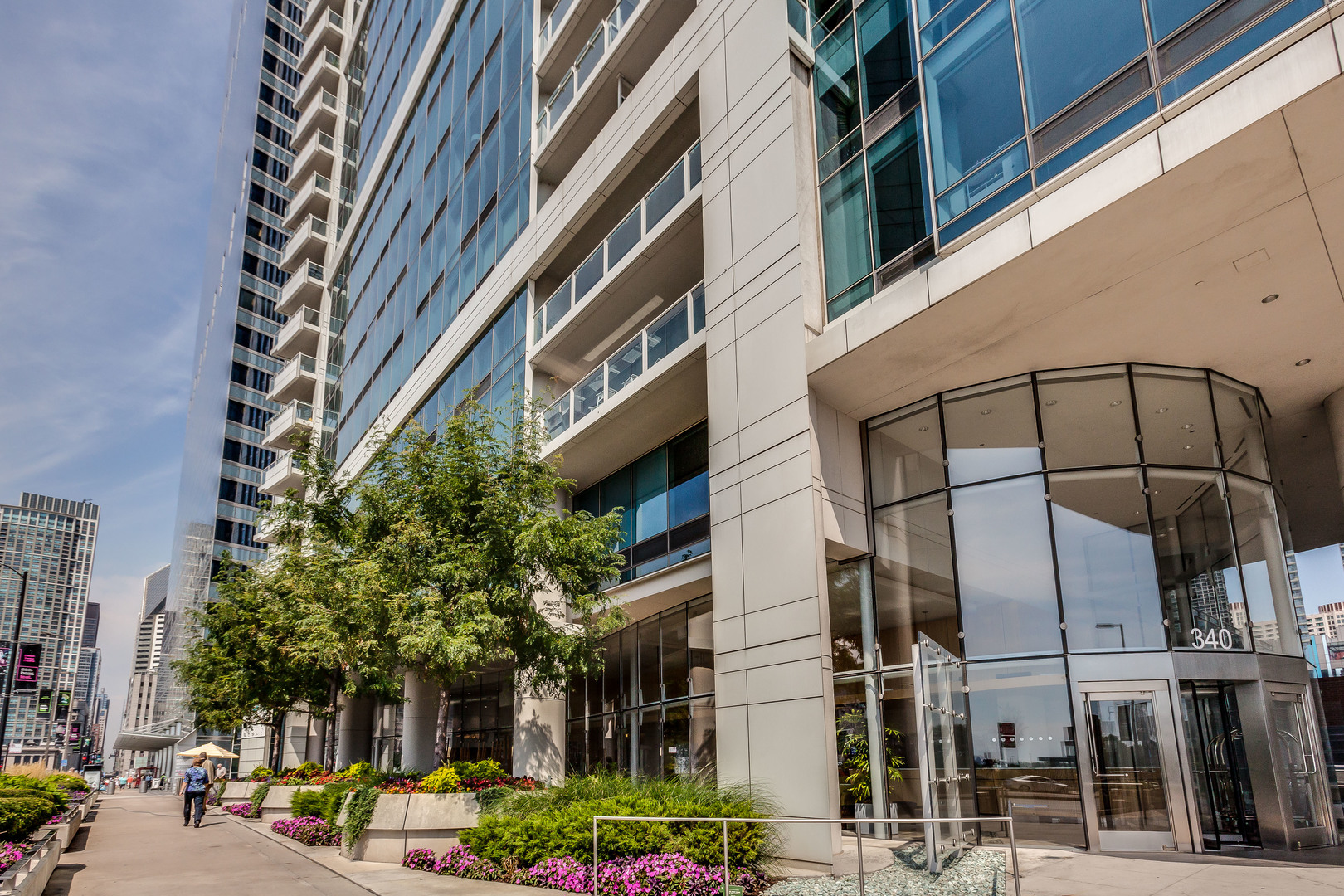 2nd image of 340 E Randolph St #4304, Chicago, IL 60601 | MLS# 12707775