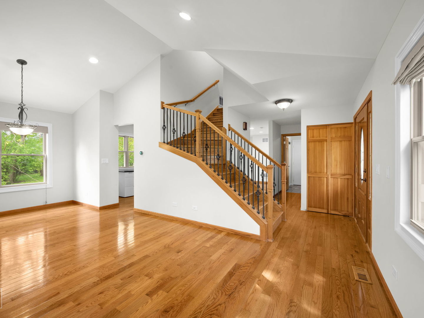 3rd image of 1390 River Oak Dr, Naperville, IL 60565 | MLS# 12707784