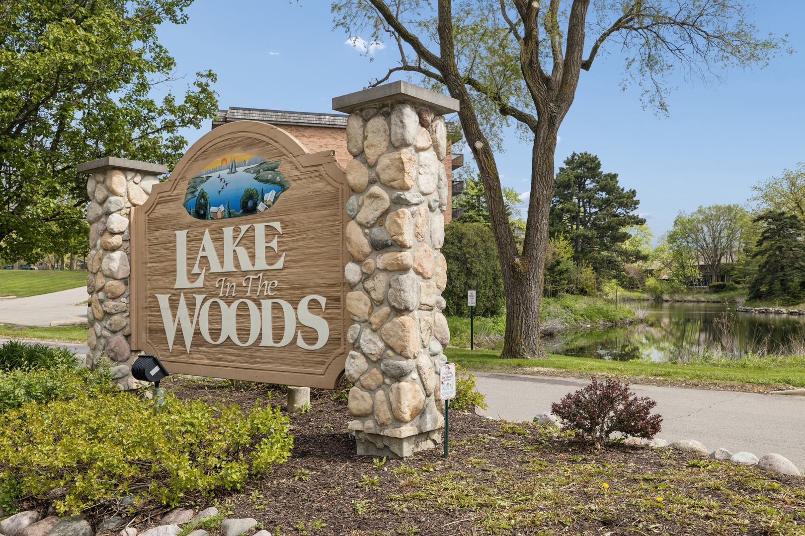 4th image of 8025 Woodglen Ln, Downers Grove, IL 60516
