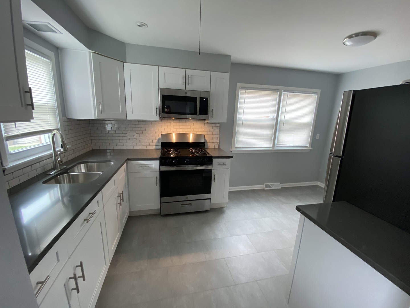 3rd image of 2737 Tennyson Pl, Hazel Crest, IL 60429 | MLS# 12707842