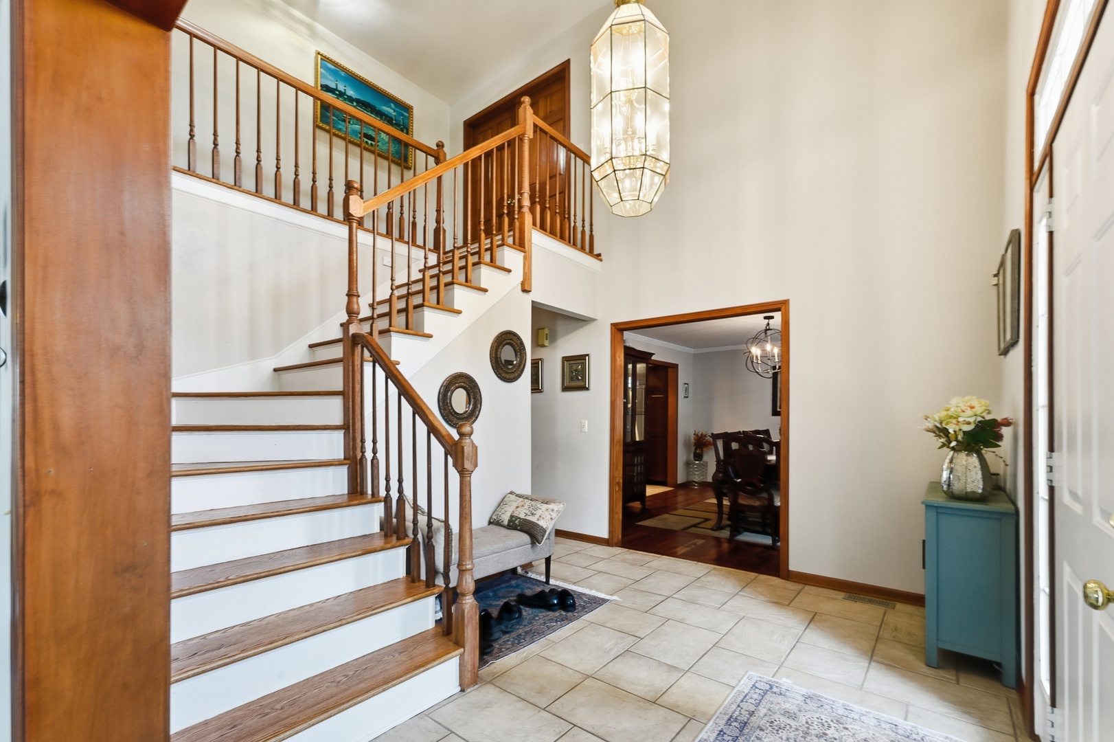3rd image of 690 Waterford Dr, Des Plaines, IL 60016 | MLS# 12707843