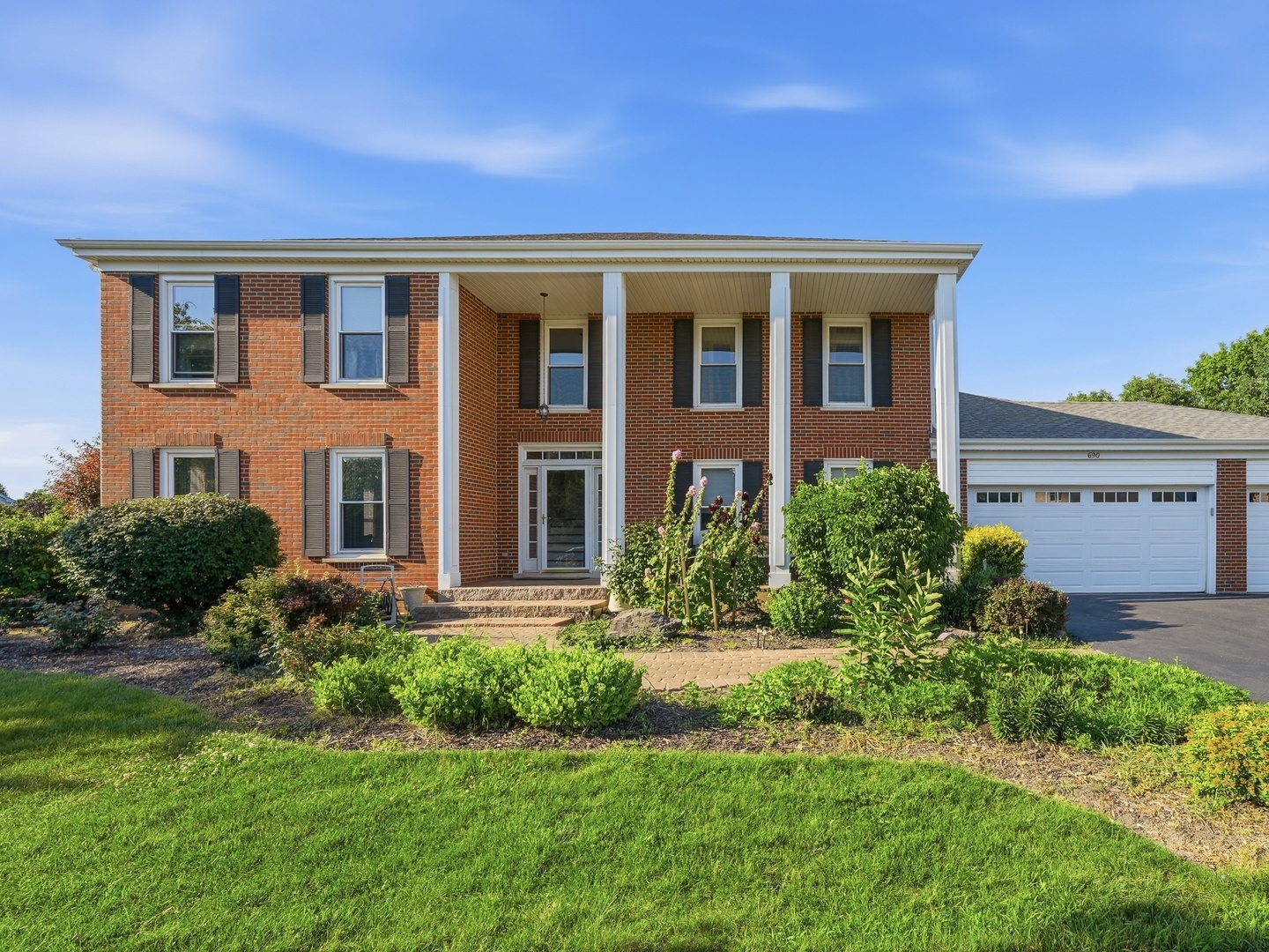 1st image of 690 Waterford Dr, Des Plaines, IL 60016 | MLS# 12707843