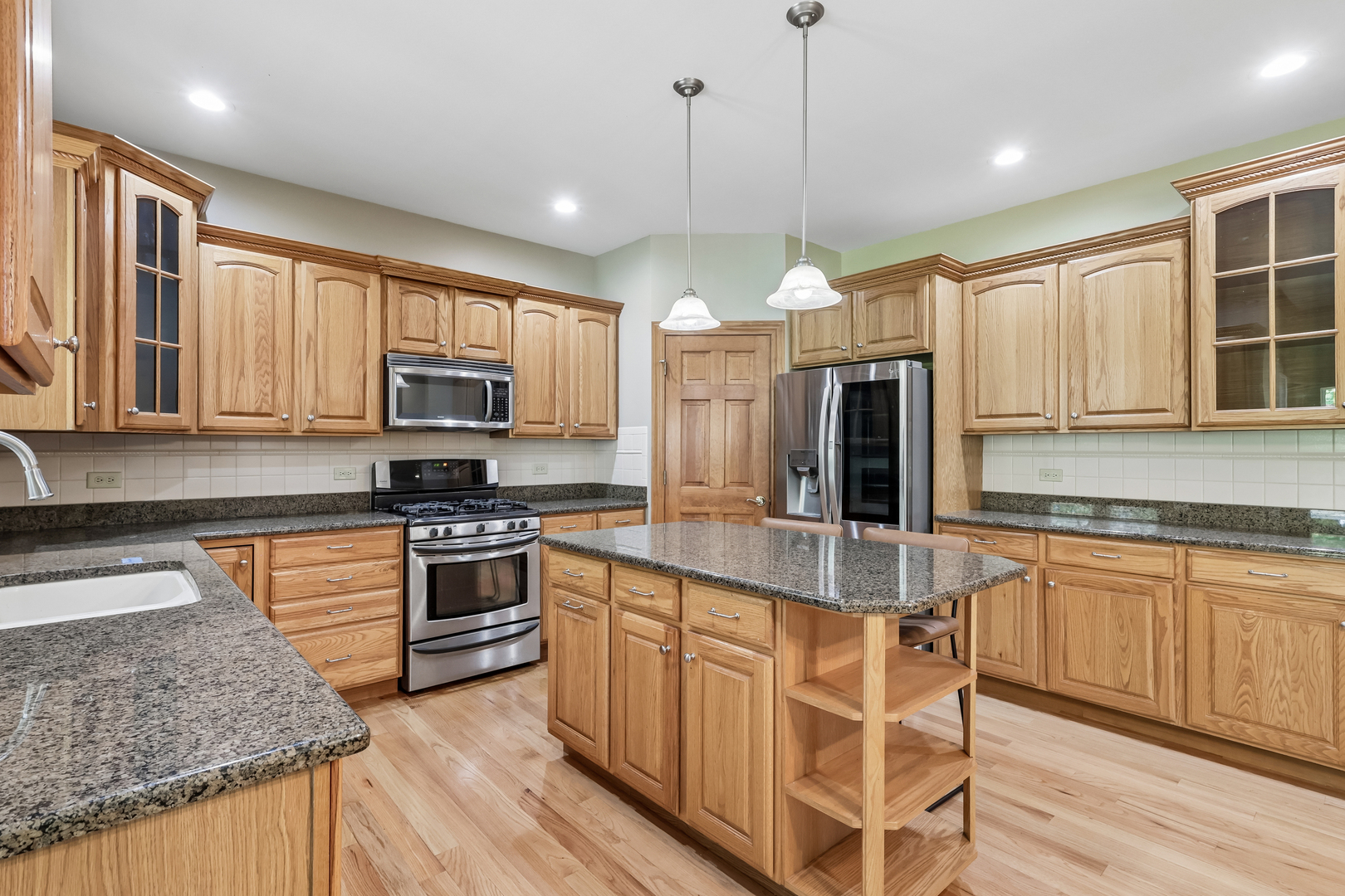 2nd image of 426 Heatherwood Dr Se, Oswego, IL 60543 | MLS# 12707864
