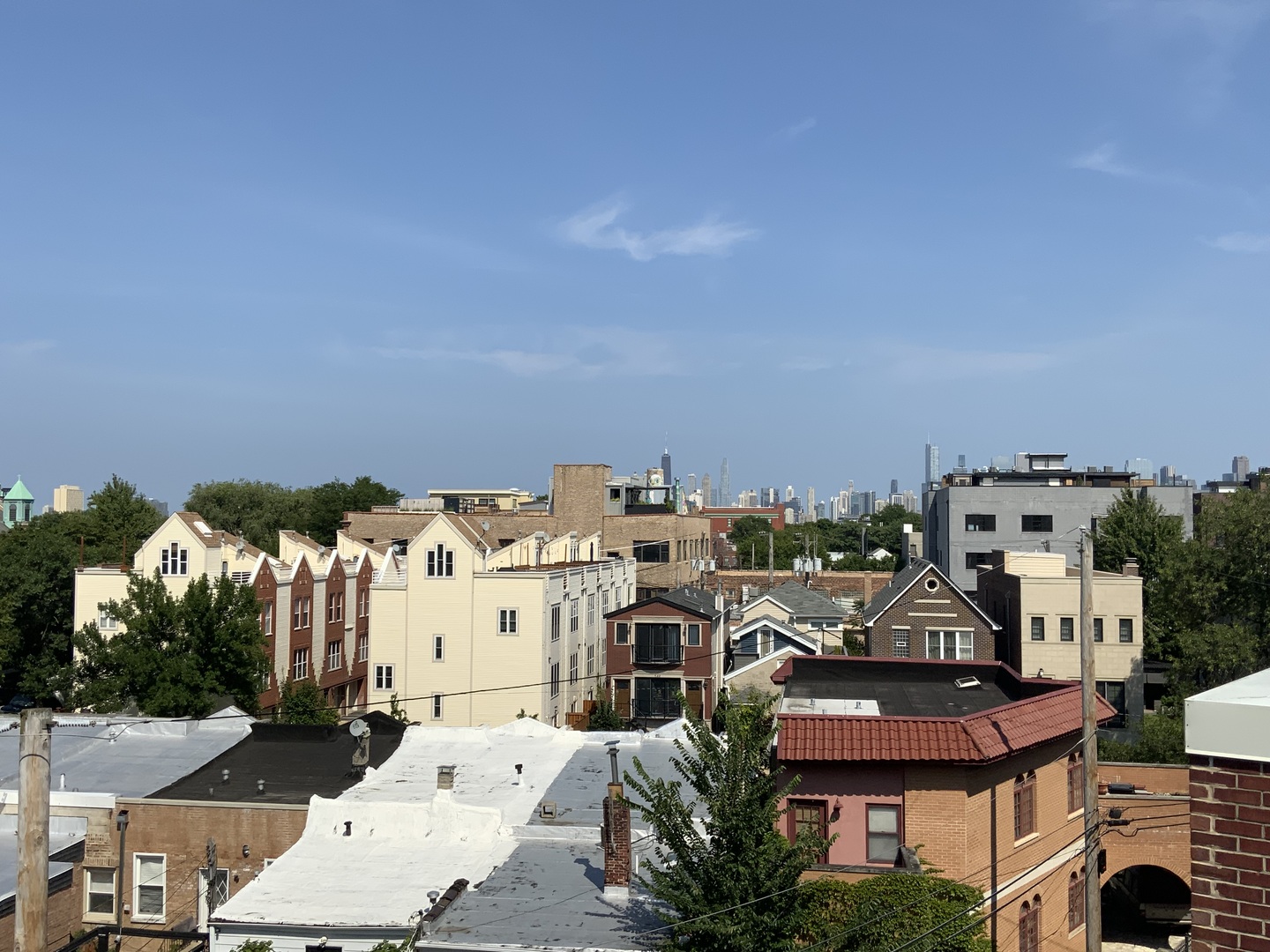 4th image of 2455 W Ohio St, Chicago, IL 60612