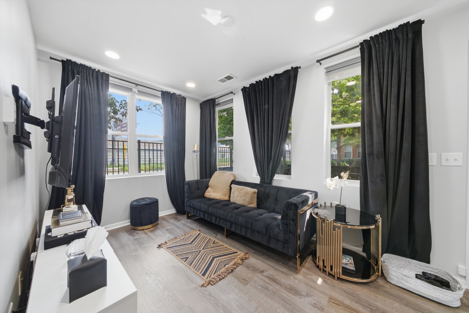 4th image of 2502 S Calumet Ave, Chicago, IL 60616 | MLS# 12707918