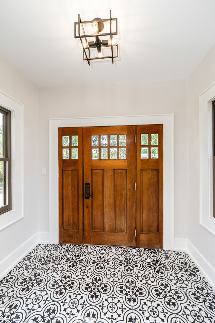 image of 330 S River Ln, Geneva, IL 60134 | MLS# 12707934