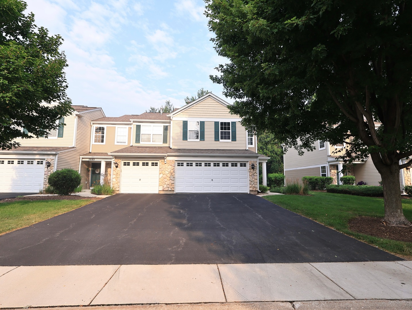 Homes for sale in Plainfield, IL | 2607 Oak Tree Ln, Plainfield, IL 60586 | MLS# 12707958